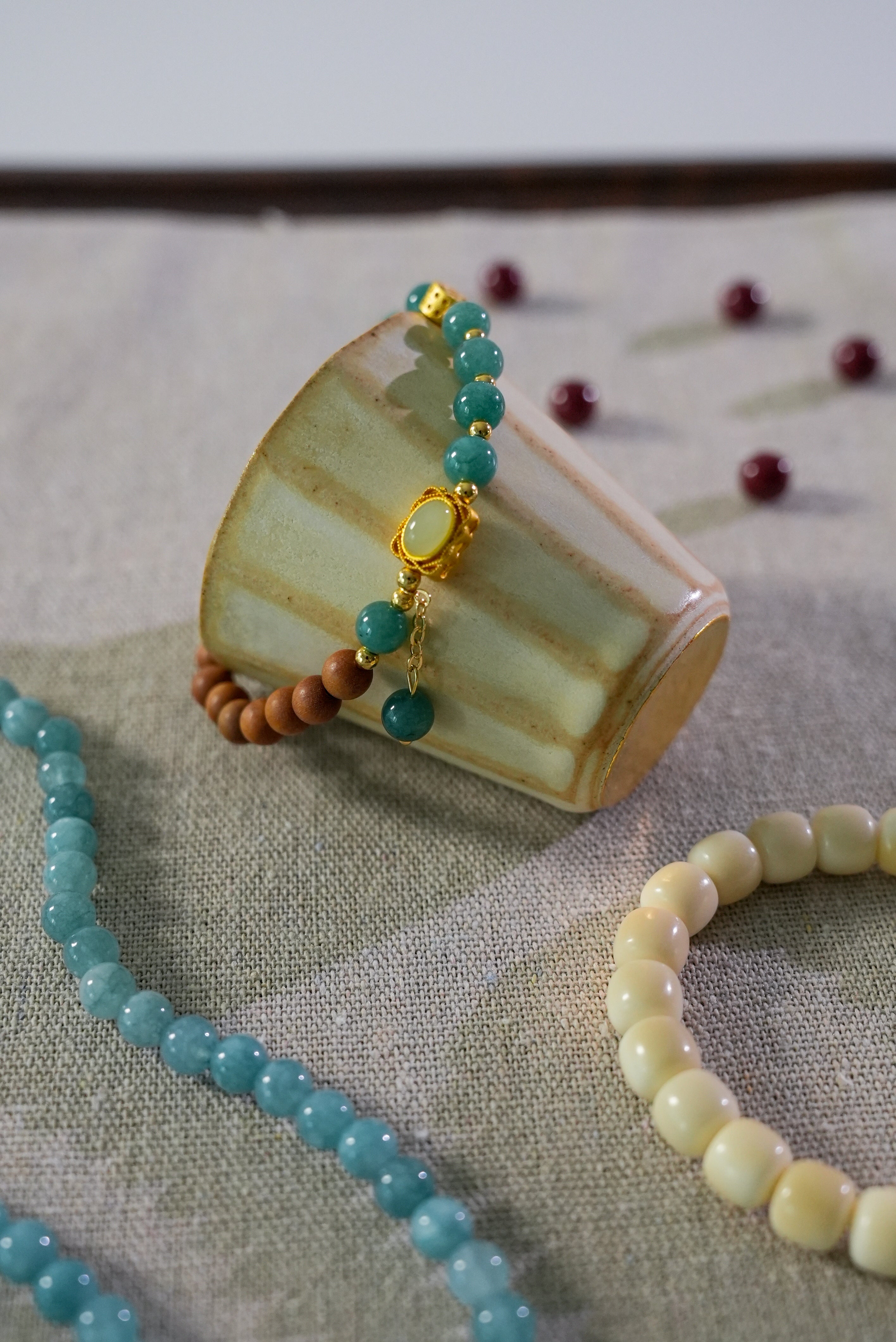 Focus and Clarity Sandalwood Bracelet